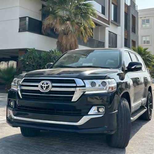 تویوتا لندکروزر 2017